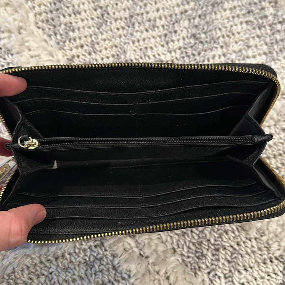 Michael Kors Wallet - Picture 3 of 3